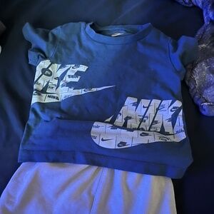 Boys nike 2t